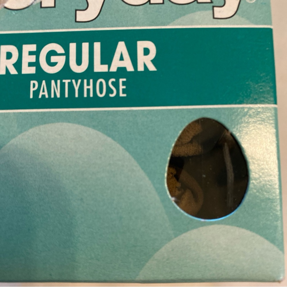L’eggs everyday pantyhose 4 pairs size b